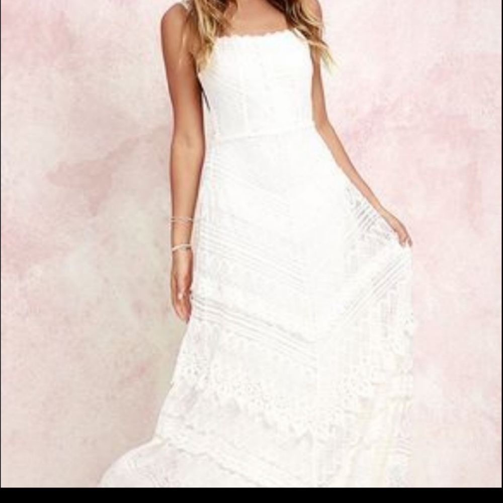 ISO Lulu's beneath the garden arbor dress